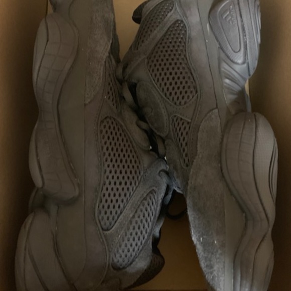 Yeezy 500 - Picture 6 of 8